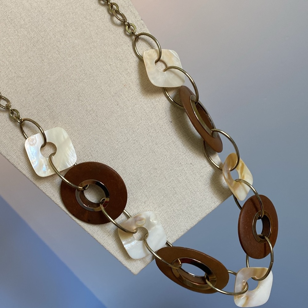 Vintage Mother of Pearl and Wooden Beads Necklace